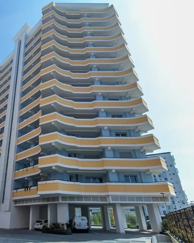 Torre Diamante, residenza della Bicocca a Milano con balconi curvi